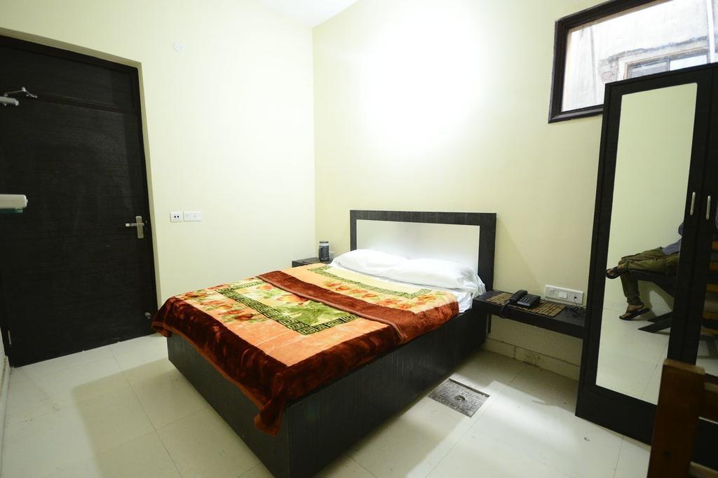 Hotel Mehra Inn Amritsar Esterno foto
