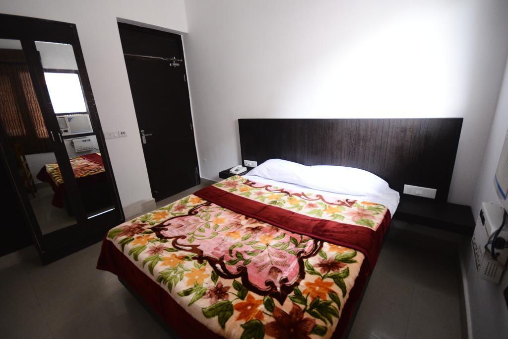 Hotel Mehra Inn Amritsar Camera foto
