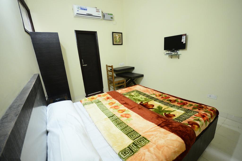 Hotel Mehra Inn Amritsar Esterno foto