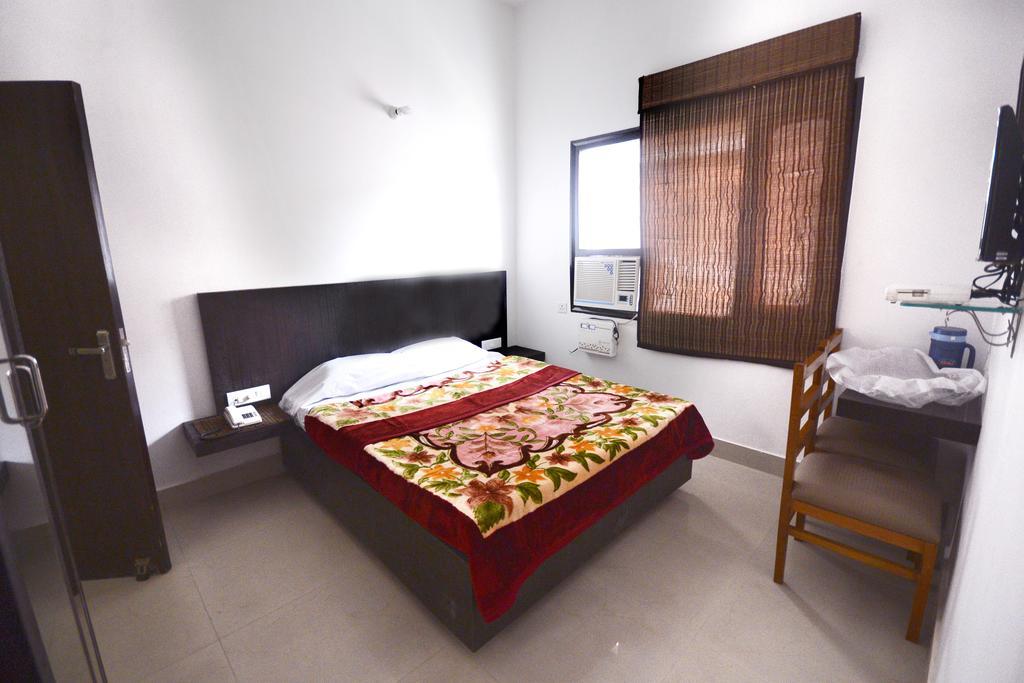 Hotel Mehra Inn Amritsar Esterno foto