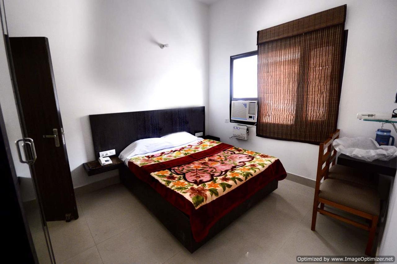 Hotel Mehra Inn Amritsar Esterno foto