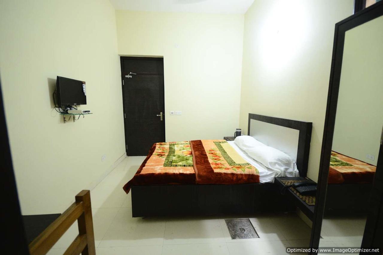 Hotel Mehra Inn Amritsar Esterno foto