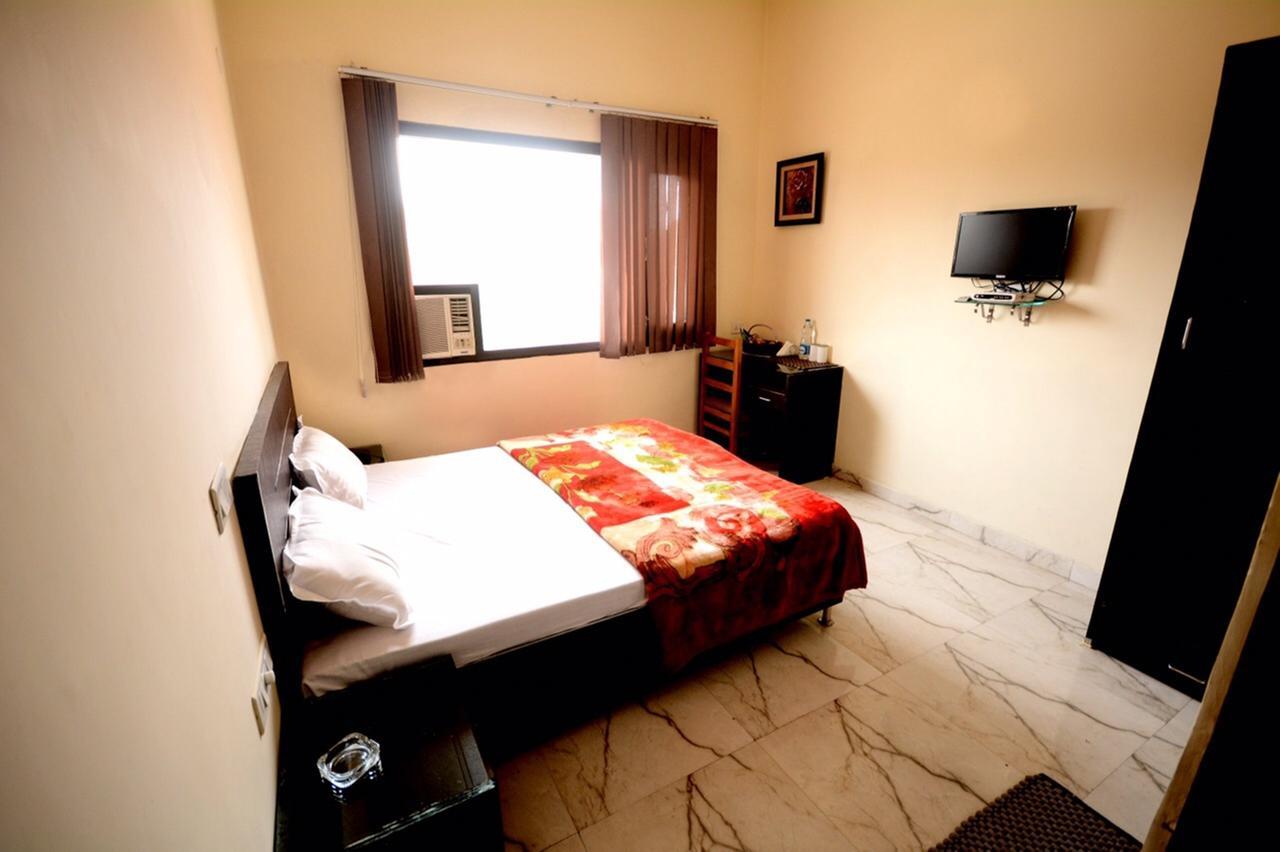 Hotel Mehra Inn Amritsar Esterno foto